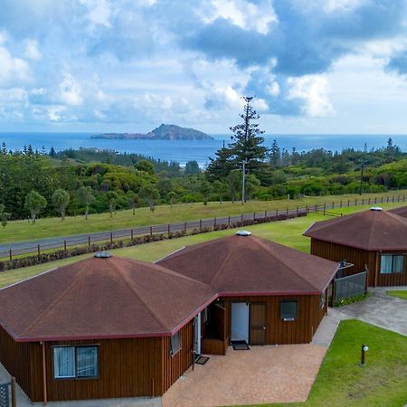 Ocean Breeze Cottages Burnt Pine Buitenkant foto