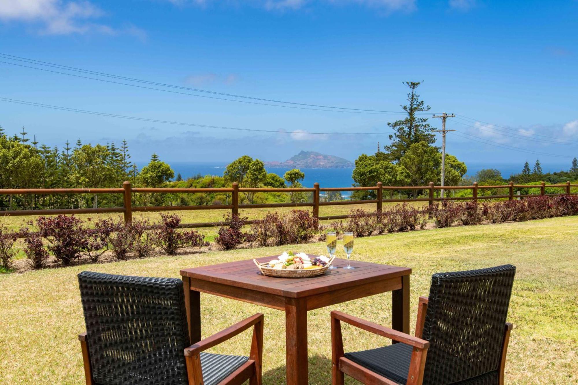 Ocean Breeze Cottages Burnt Pine Buitenkant foto