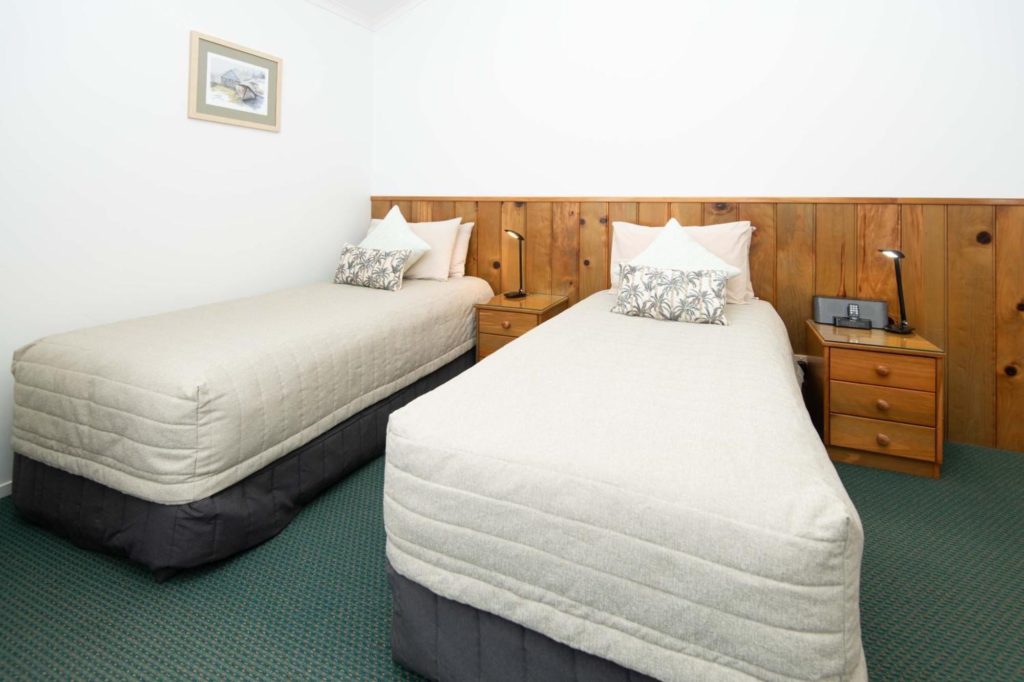 Ocean Breeze Cottages Burnt Pine Buitenkant foto