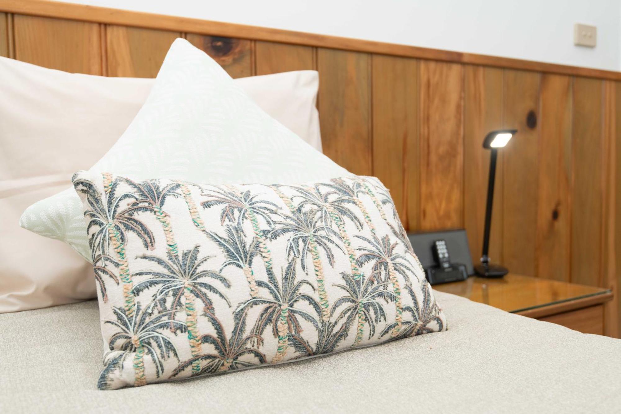 Ocean Breeze Cottages Burnt Pine Buitenkant foto