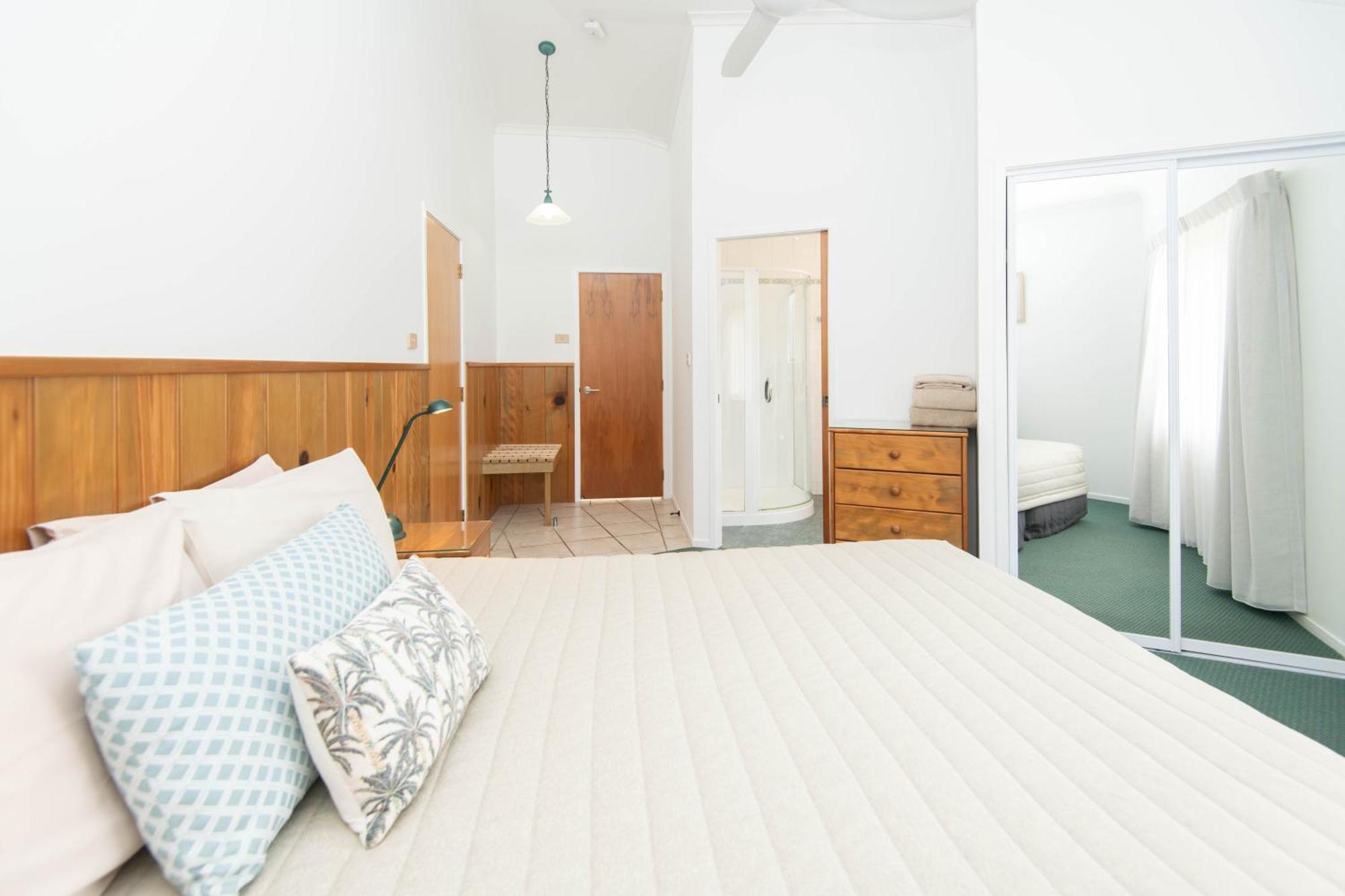 Ocean Breeze Cottages Burnt Pine Buitenkant foto