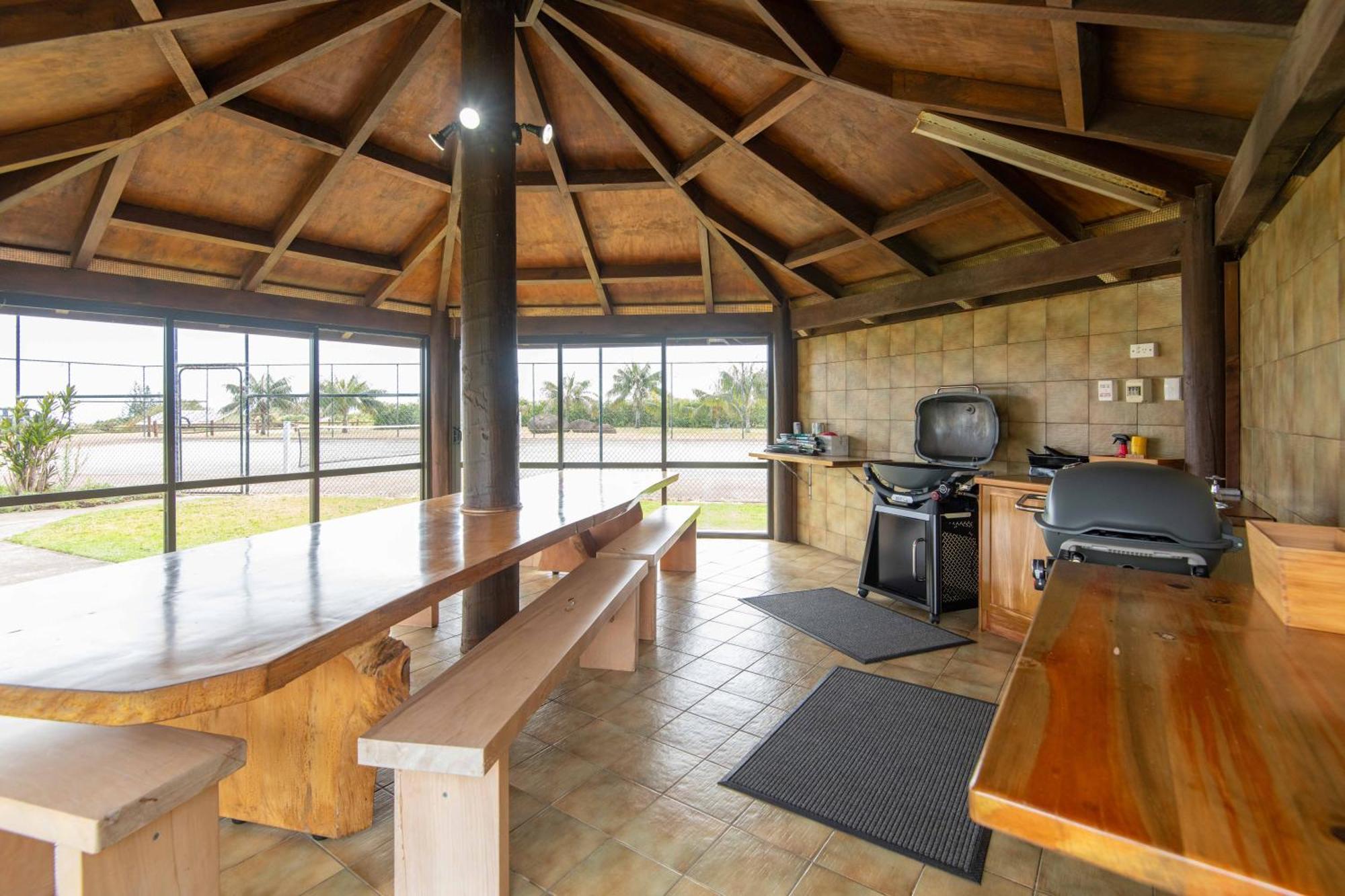 Ocean Breeze Cottages Burnt Pine Buitenkant foto