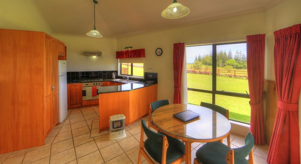 Ocean Breeze Cottages Burnt Pine Buitenkant foto