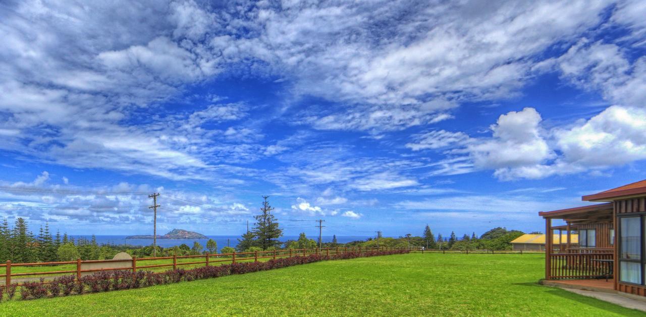 Ocean Breeze Cottages Burnt Pine Buitenkant foto