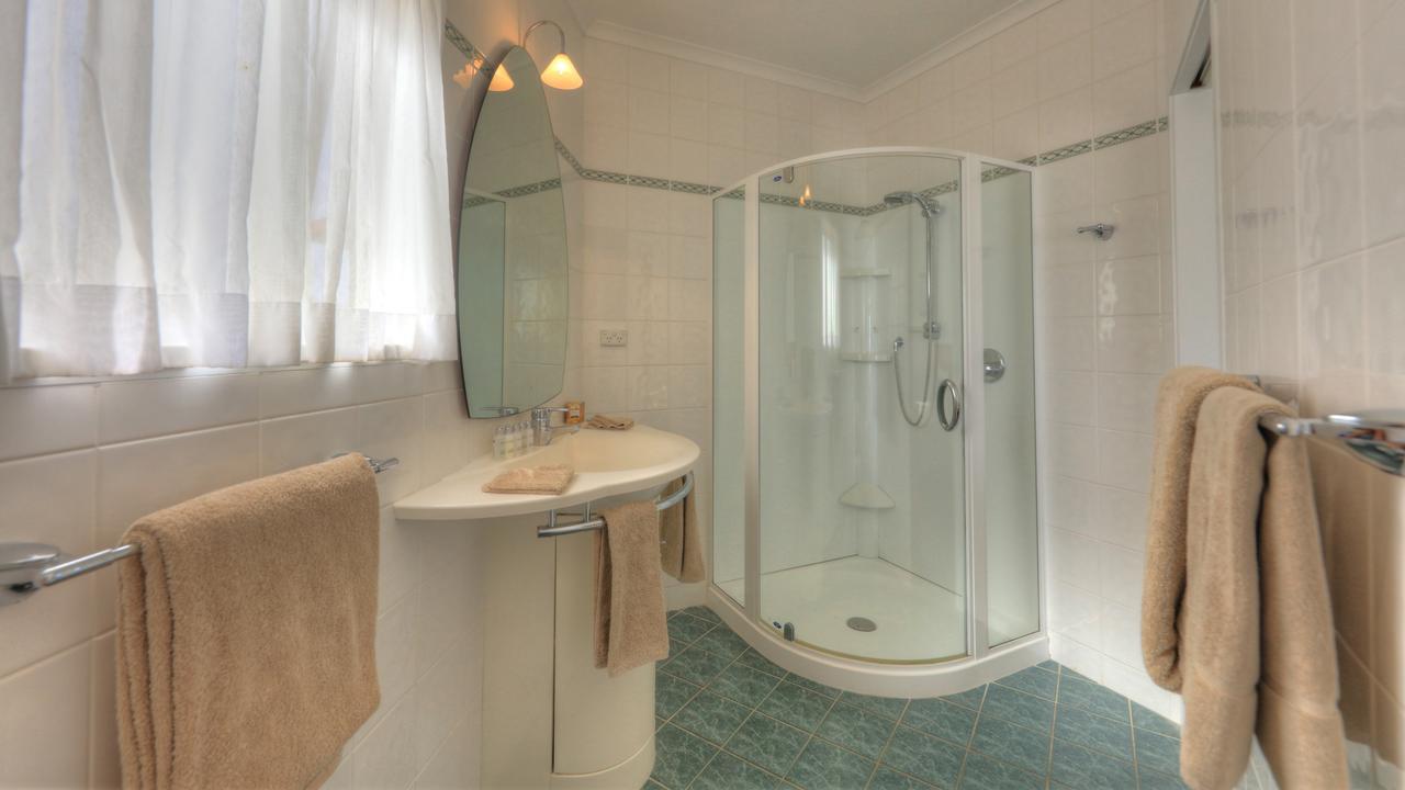 Ocean Breeze Cottages Burnt Pine Buitenkant foto