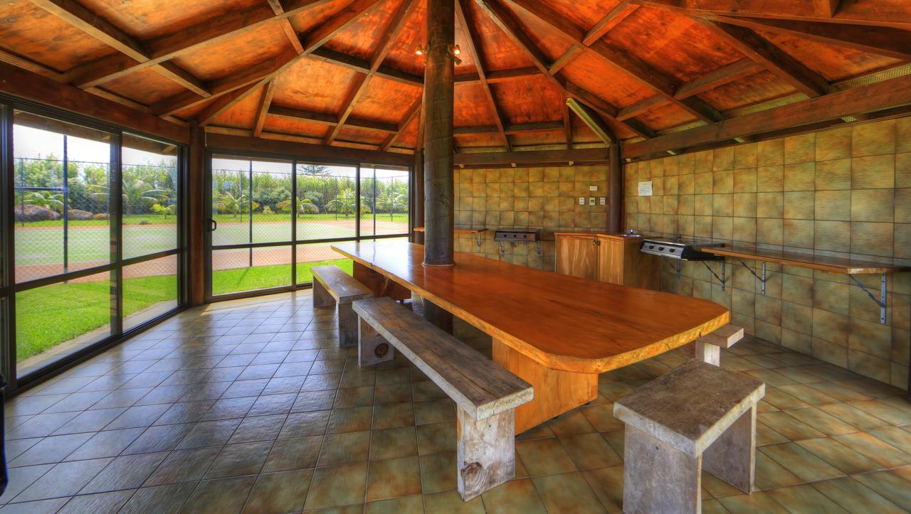 Ocean Breeze Cottages Burnt Pine Buitenkant foto